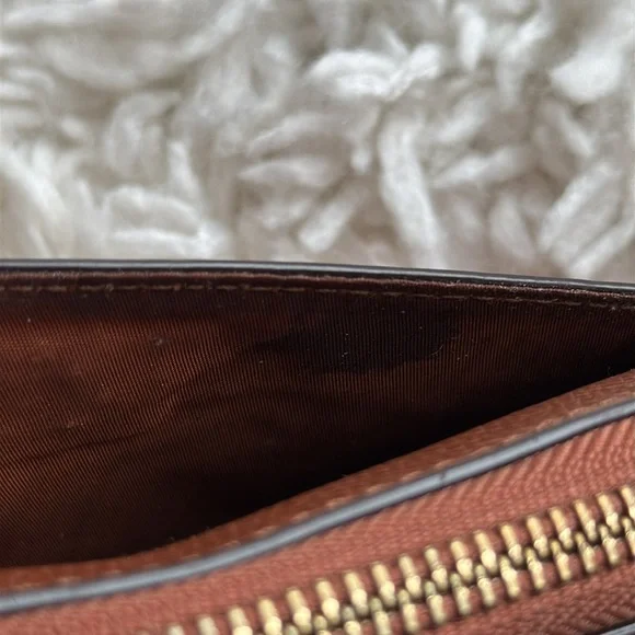 Coach Accordion Zip Wallet‎ - Picture 4 of 8